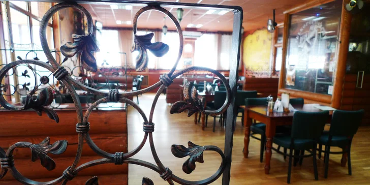Kurací steak alebo hermelín s prílohou a dezertom pre dvoch
