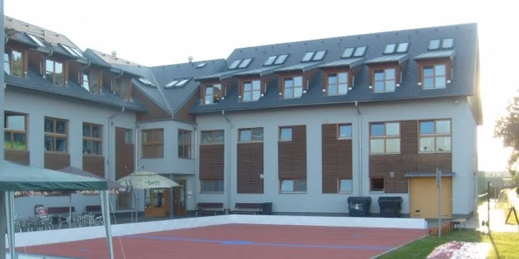Rodinný pobyt aj s raňajkami plný športových aktivít na okraji Prahy!
