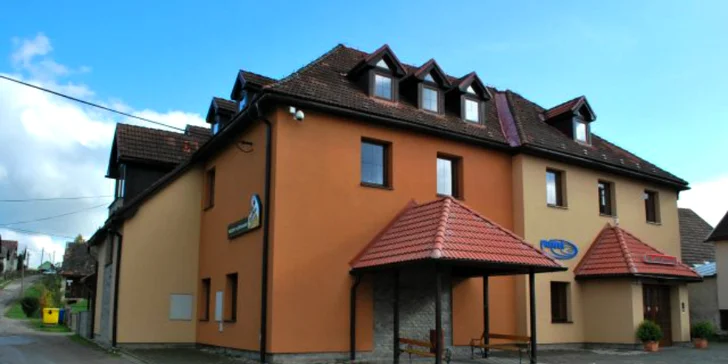 Pobyt pre 2 osoby na Liptove s privátnym wellness alebo možnosťou celodenného vstupu do Bešeňovej alebo Tatralandie