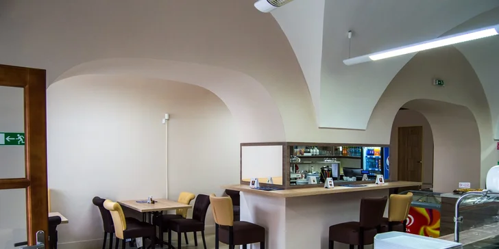 Originál kebab s teľacím mäsom v centre mesta! V pita žemli alebo tanier!