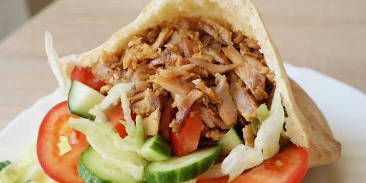Originál kebab s teľacím mäsom v centre mesta! V pita žemli alebo tanier!