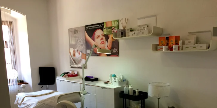 Permanentný make-up čepieľkovou metódou