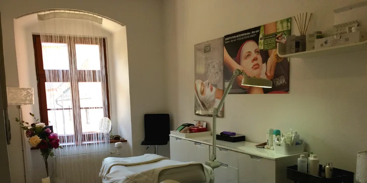 Permanentný make-up čepieľkovou metódou