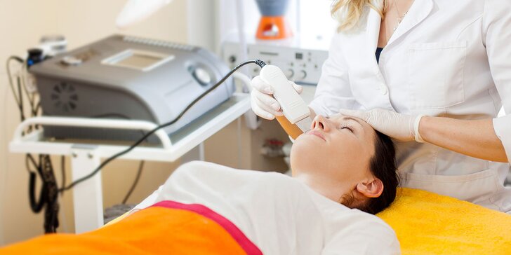 Hĺbkové čistenie pleti alebo enzymatický peeling a ultrasonic prístrojová masáž