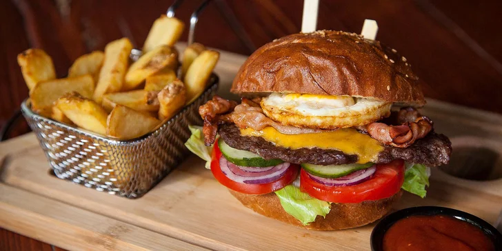 5 druhov peckových burgerov aj s hranolčekmi!