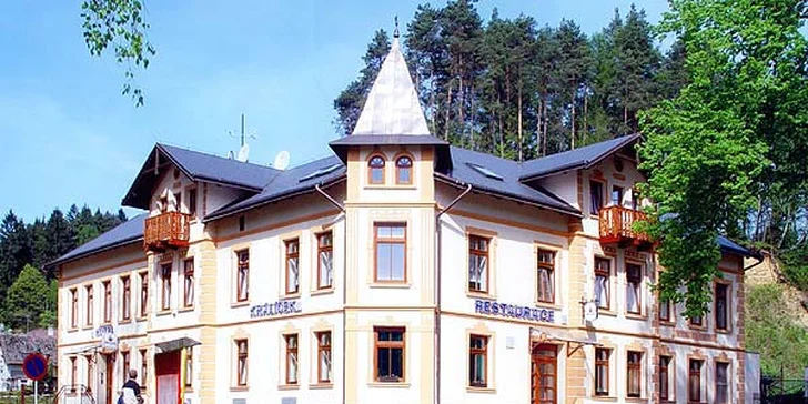 Idylický pobyt s raňajkami a fľašou vína uprostred malebnej prírody Českého raja