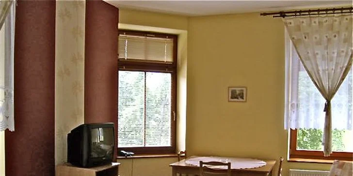 Idylický pobyt s raňajkami a fľašou vína uprostred malebnej prírody Českého raja