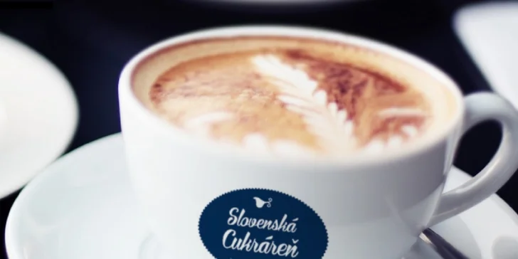 Parížska višňa s espressom alebo cappuccinom