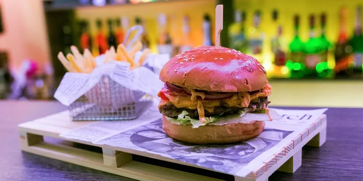 Obľúbený írsky burger je späť! MONTRY JACK CHEESE BURGER s hranolčekmi