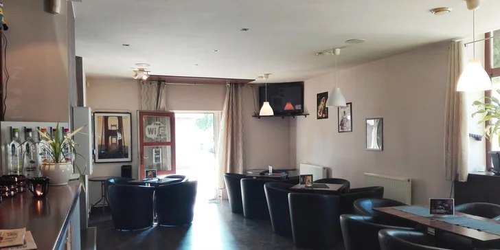 Pivo Stella Artois pre trojicu kamarátov