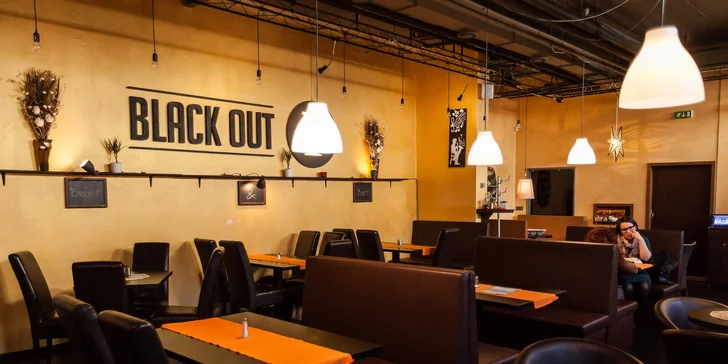 Skvelé a obľúbené burgre v Black Out Bare. Aj pre vegetariánov!