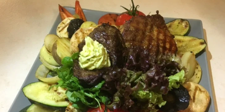 Mix grilovaných steakov a dezert pre dvoch