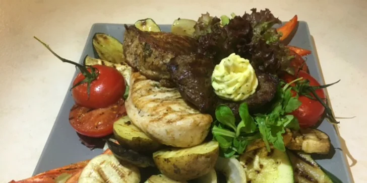Mix grilovaných steakov a dezert pre dvoch