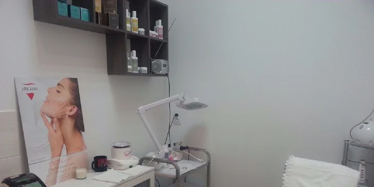 Čistenie a vyhladenie pleti ultrazvukom a galvanickým prúdom alebo diamantovou mikrodermabráziou