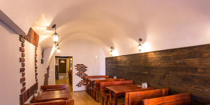 Kráľ všetkých burgerov! Divinový burger a hranolčeky v Sherwood Grill & Bare!