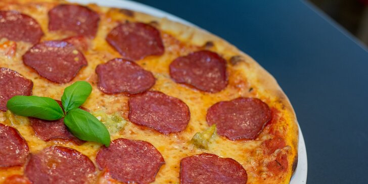 2 x pizza podľa vlastného výberu z Pizza Presto! Donáška, osobný odber i konzumácia priamo na mieste!