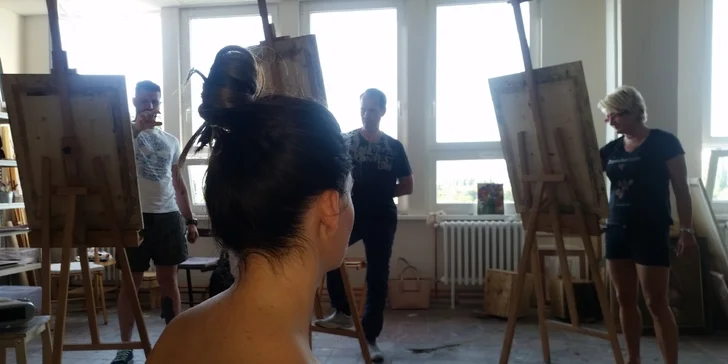 Výtvarné kurzy a workshopy s profesionálnymi výtvarníkmi v ateliéri