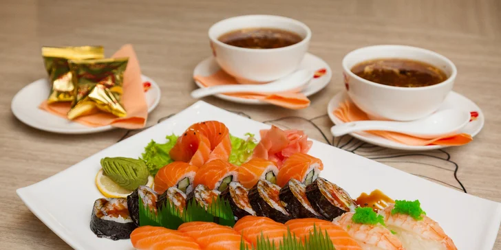 Výborný SUSHI set aj s ostrokyslou polievkou a koláčikom šťastia v OC Eurovea!