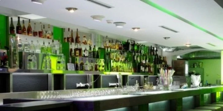 3,90 eur za Latino párty so sexi tanečnicami z BAILADORY a s DJ-om Norrisom, k tomu MOJITO a TOMBOLOVÝ LÍSTOK v cene. Naučte sa tancovať salsu pod vedením krásnych tanečníc so zľavou 58%