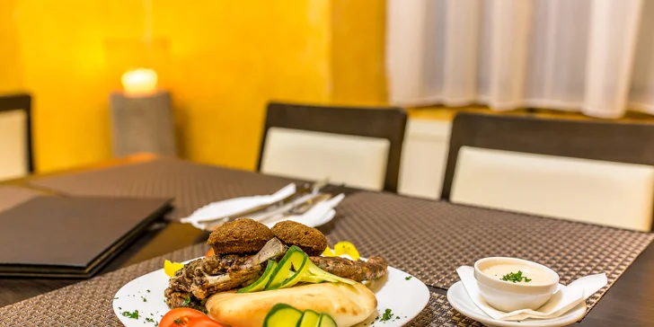 Príjemná orientálna večera v centre mesta: dajte si gyros či arabský tanier!