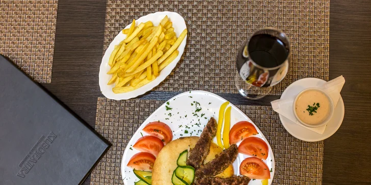 Romantika pre dvoch v arabskom štýle. Dajte si pravý jahňací kebab!