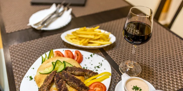 Romantika pre dvoch v arabskom štýle. Dajte si pravý jahňací kebab!