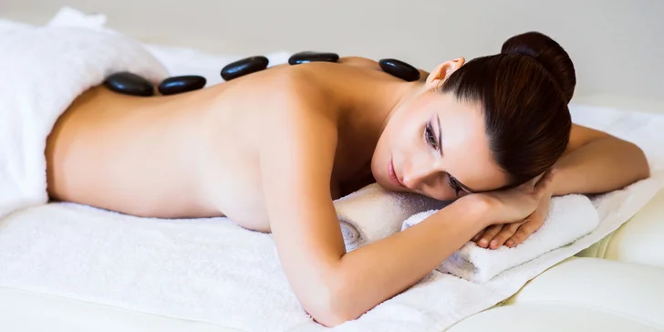 Aromaterapeutická masáž Raindrop luxusnými olejmi Young Living alebo masáž lávovými kameňmi aj s rašelinovým zábalom