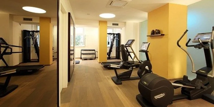 2-hodinový vstup do wellness a masáž v 7 SPA