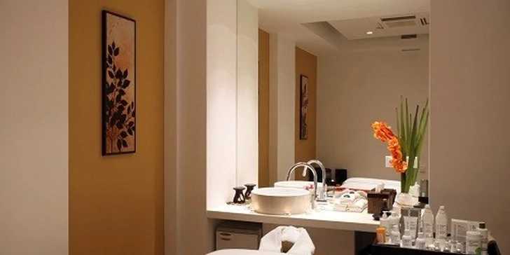 2-hodinový vstup do wellness a masáž v 7 SPA