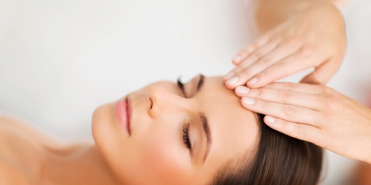 Aromaticky olejový masážný balík: 80-minútová celotelová antistresová a relaxačná masáž s peelingom