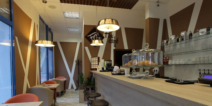 Espresso Trieste s cheesecakom alebo tortou