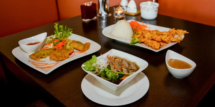 Vietnamské menu s kačacou polievkou a kuracou pochúťkou v Bamboo