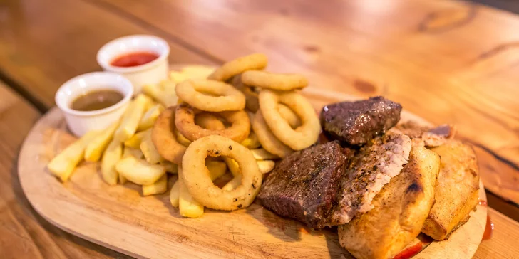 Pizza, burger alebo lopár plný mäsa