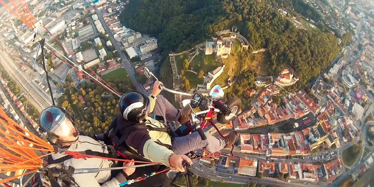 Motorový paragliding – tandemový let ponad Trenčiansky hrad