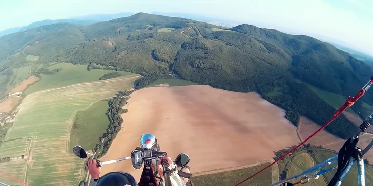 Motorový paragliding – tandemový let ponad Trenčiansky hrad