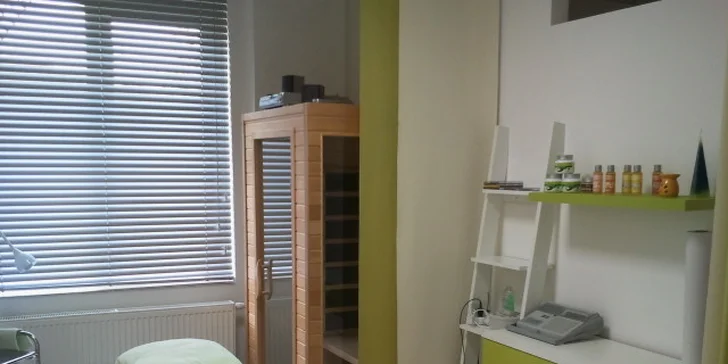 Klasická masáž chrbta a krku alebo medová detoxikačná masáž