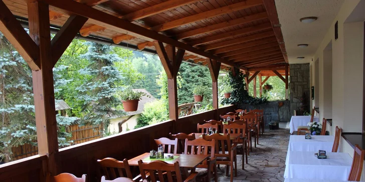 Relaxačný pobyt i lyžovanie v Beskydoch: Polpenzia, neobmedzené wellness i masáže