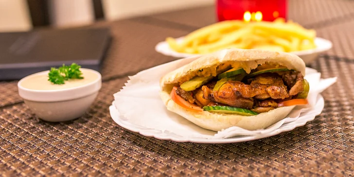 Netradičný jahňací alebo vegánsky burger