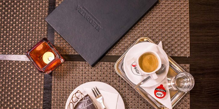 Taliansky zákusok z belgickej čokolády a espresso so smotanou
