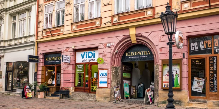 Sladká palacinka s nutelou, banánmi, čokoládovým topingom a šľahačkou (210 g)