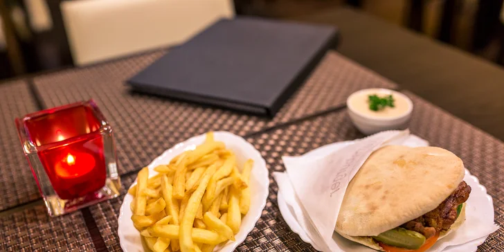 Netradičný jahňací alebo vegánsky burger