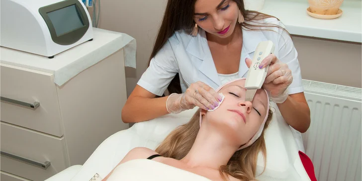 Hĺbkové čistenie pleti ultrazvukom či omladenie s kyselinou hyalurónovou