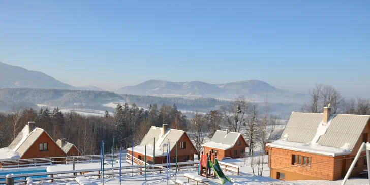 Komfortný pobyt s farmárskou polpenziou pre 4-6 osôb v zruboch v Beskydách