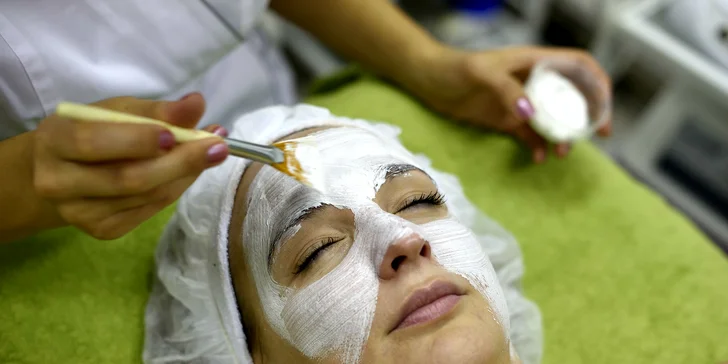 Chemický peeling tváre, krku a dekoltu