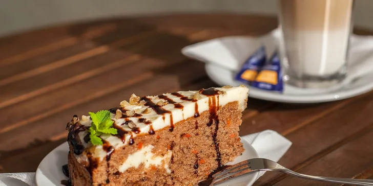 Čerstvé freshe, koláčiky i chrumkavé panini