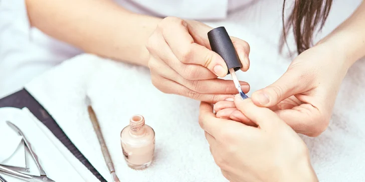 Nové nechty s profesionálnou manikúrou! Na výber až 6 druhov vrátane japonskej, relaxačnej a nových gelovych nechtov