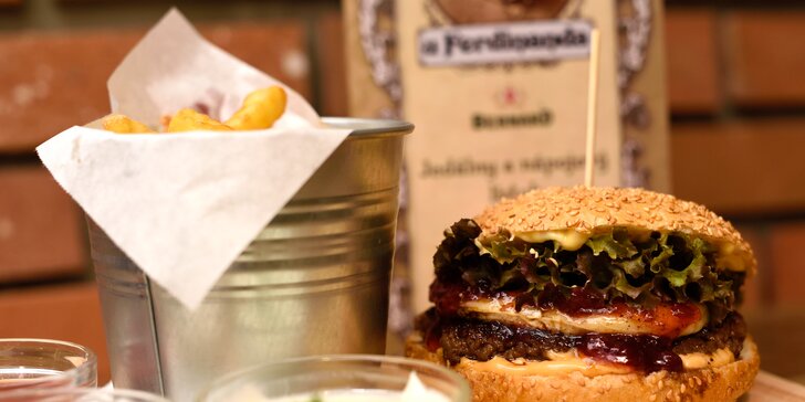 Ferdinand burger alebo Hermelín burger aj s hranolčekmi U Ferdinanda