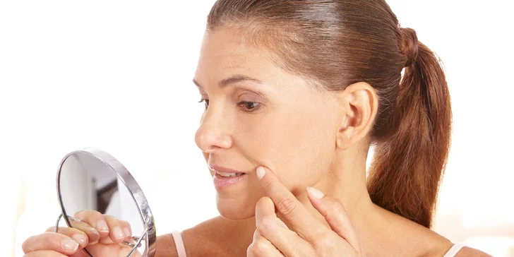 Zdvihnutie poklesnutých kútikov kyselinovu hyalurónovou v Salóne Dermafresh