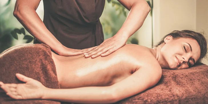 Senzuálna relaxačná celotelová olejová masáž alebo aromamasáž aj s champi masážou hlavy