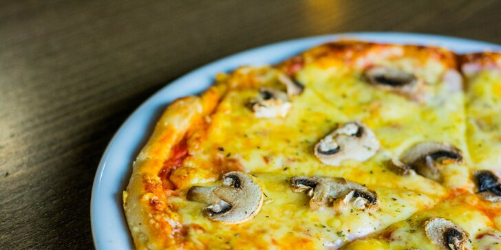 450 g Pizza s 5 surovinami podľa vášho výberu v EL BARRIO. Aj bezlepková!